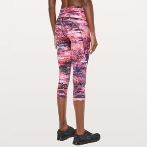 Lululemon Fast & Free Crop II 
Dahliascape Multi
